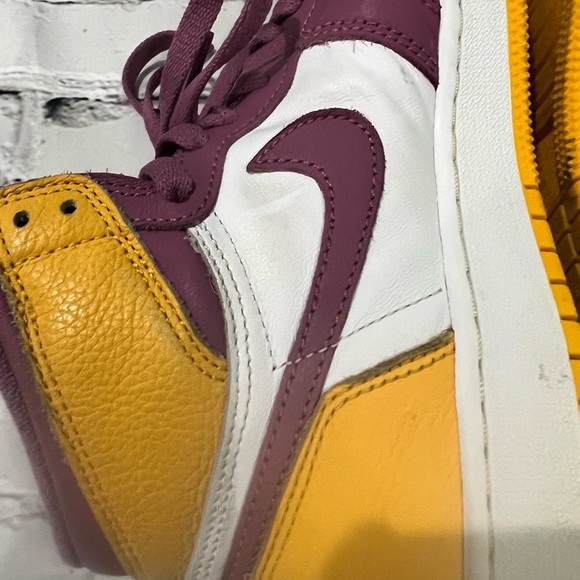 Jordan 1 Retro High OG - Picture 7 of 12